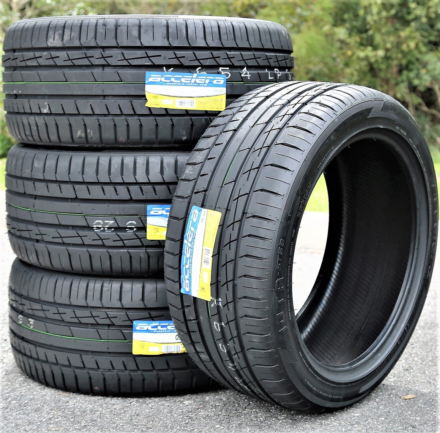 A set of 4 (quad) 285/35R21 ZR 105Y XL A/S performance tires