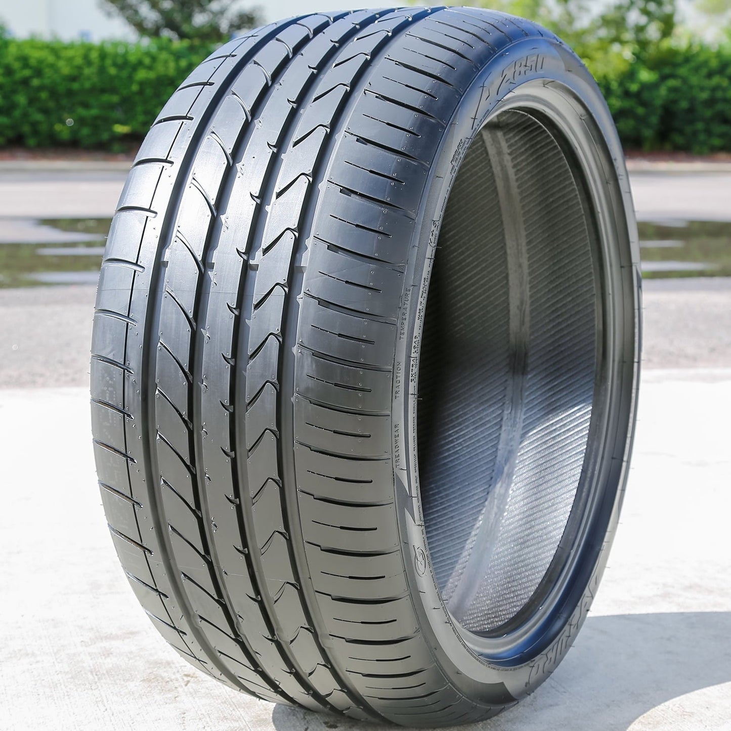 A set of 4 (quad) 235/40R20 ZR 96Y XL high performance tires